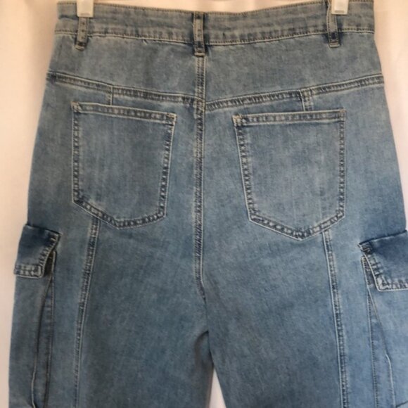 NWT AKIRA Junior women’s wide leg denim jeans with large pockets. Size 13. - Picture 10 of 11
